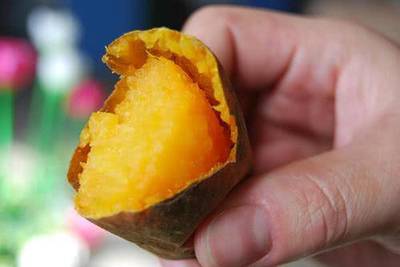 紅薯、柿子和雞蛋同食會(huì)中毒？營(yíng)養(yǎng)師揭曉真相，薯類(lèi)銷(xiāo)售不受影響